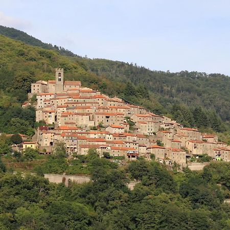 Casa Vacanza Ilia Pescia Exterior photo